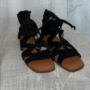 Crown Vintage Black Lace-Up Sandals